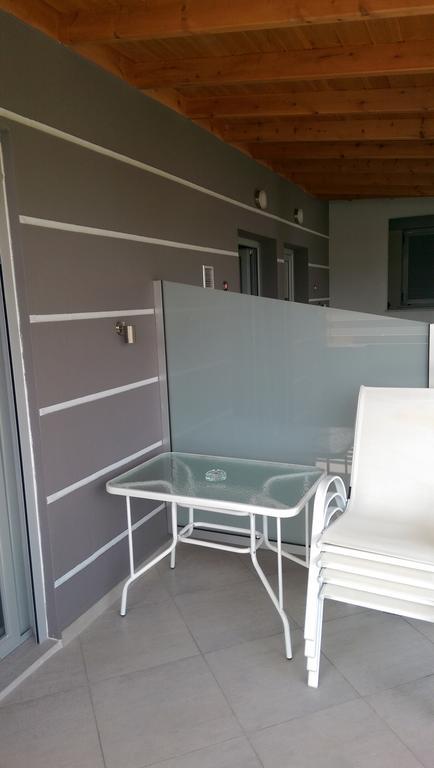 Aimilias Family Apartments Nea Vrasna Exterior photo