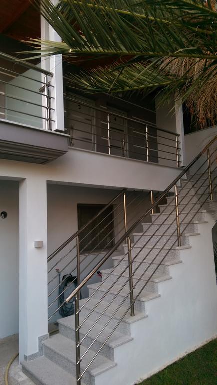 Aimilias Family Apartments Nea Vrasna Exterior photo