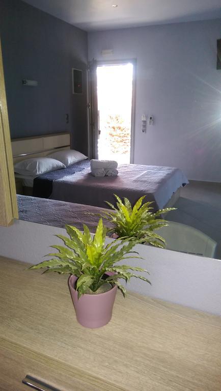Aimilias Family Apartments Nea Vrasna Exterior photo