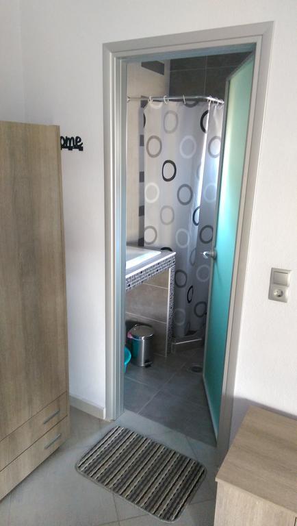 Aimilias Family Apartments Nea Vrasna Exterior photo